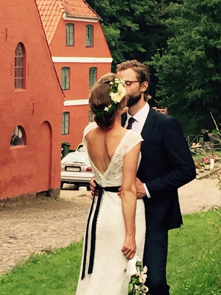 De smukkeste mennesker. Hår og makeup #lilliancph, kjole er fra Nicolai-brudekjoler.dk